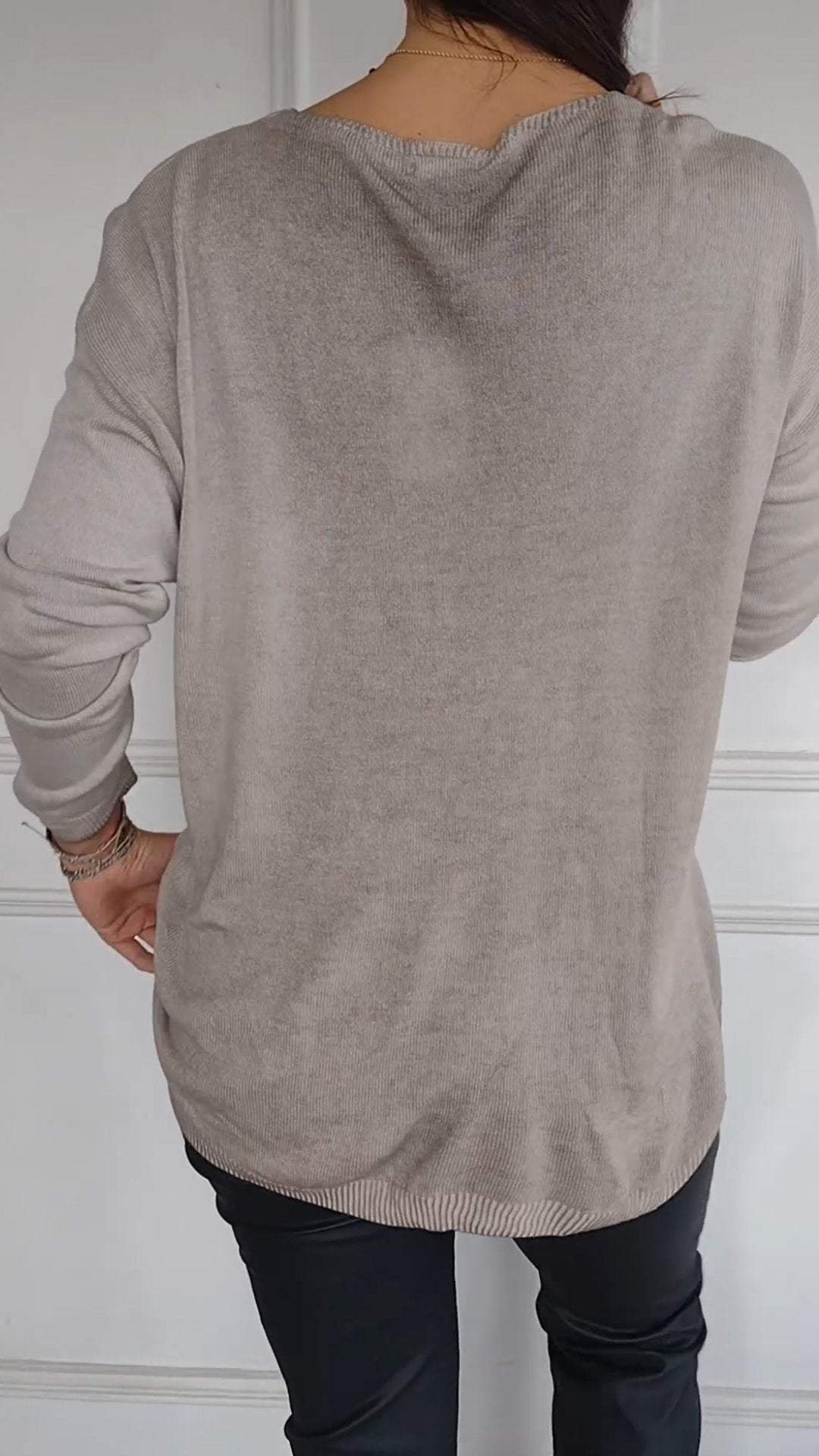 Women's V-neck Long Sleeve Top