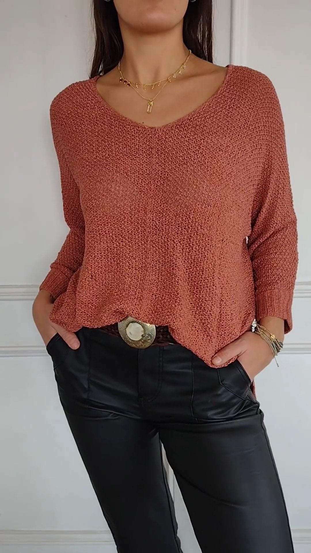 Women's V-neck Long-sleeved Knitted Top