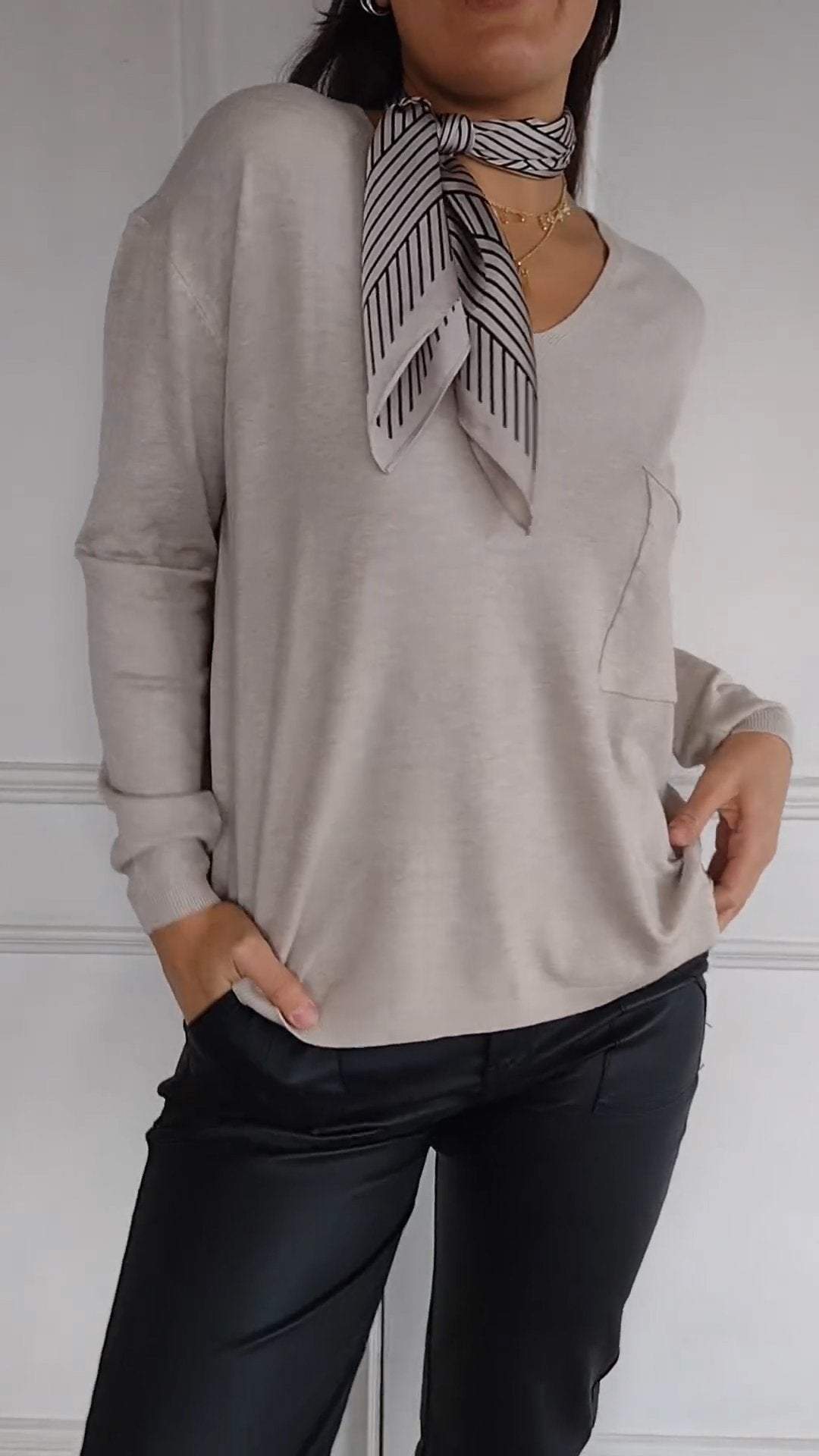 Casual V-neck Solid Color Top