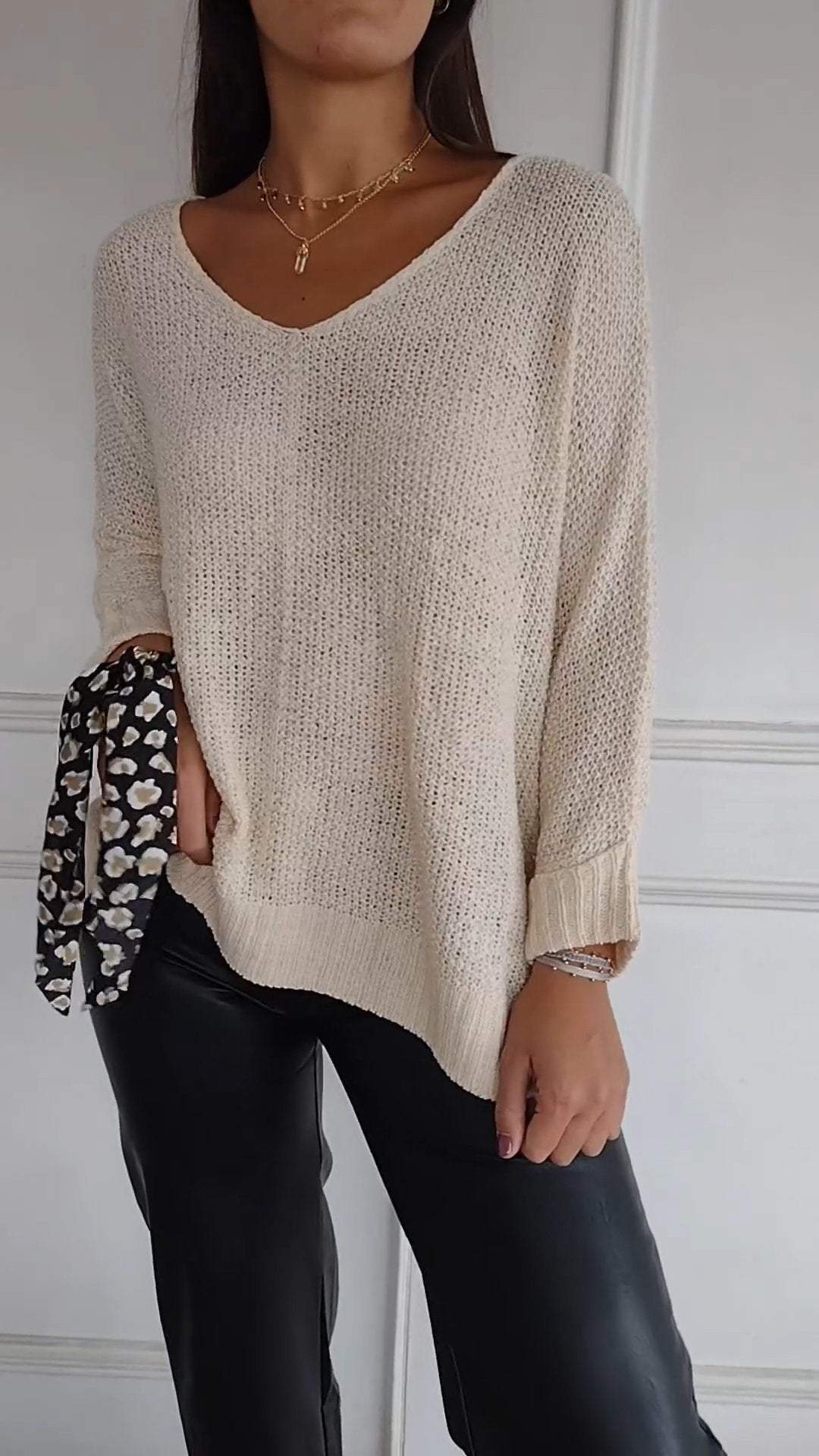 Casual V-neck Knitted Top