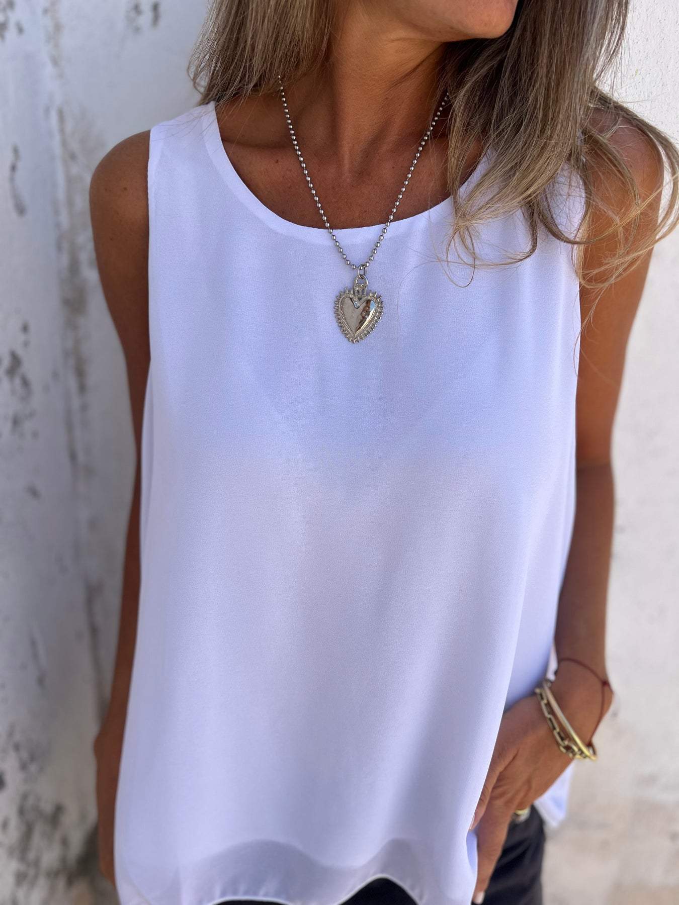 Casual and Comfortable Sleeveless Top