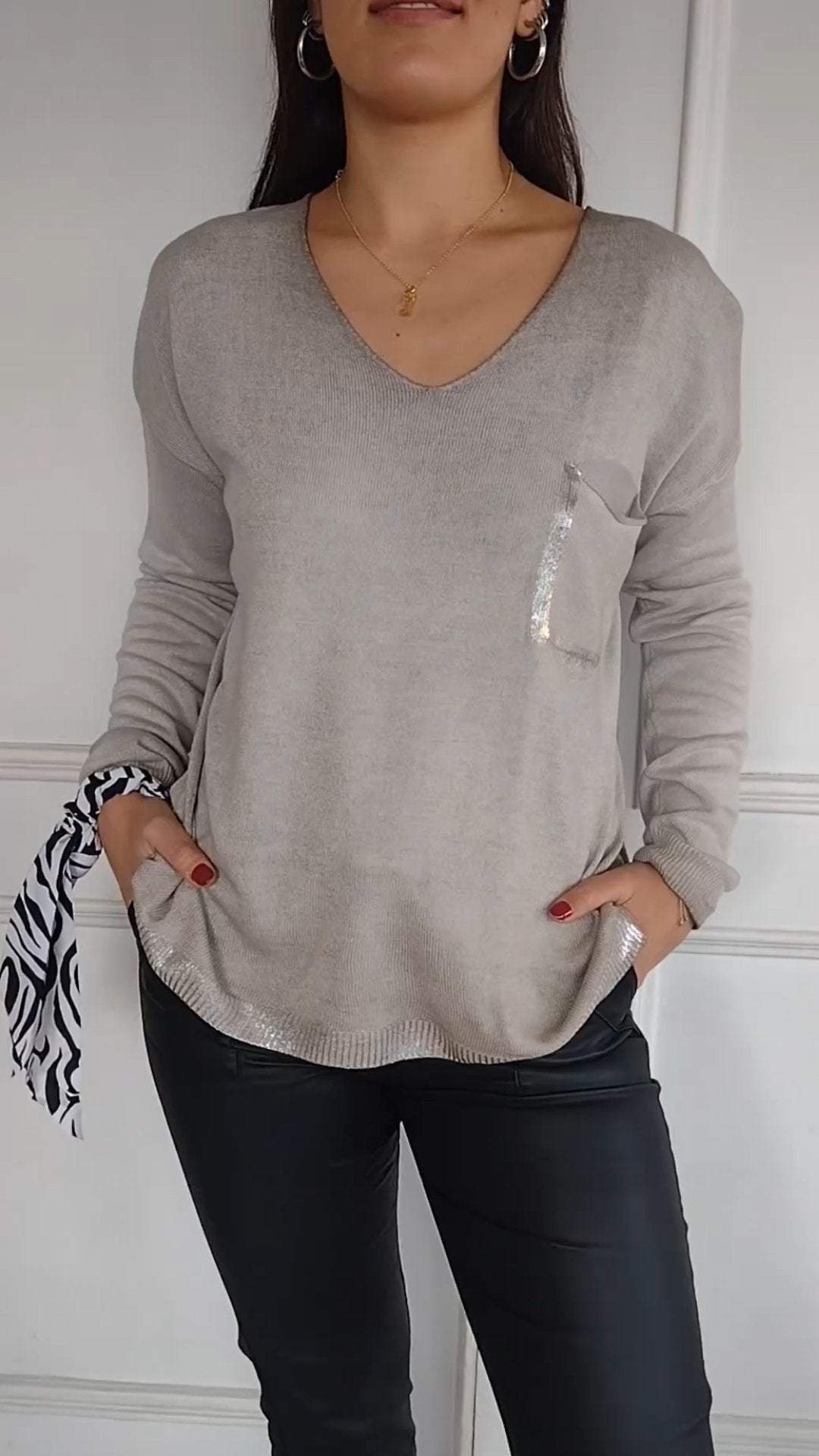 Women's V-neck Long Sleeve Top