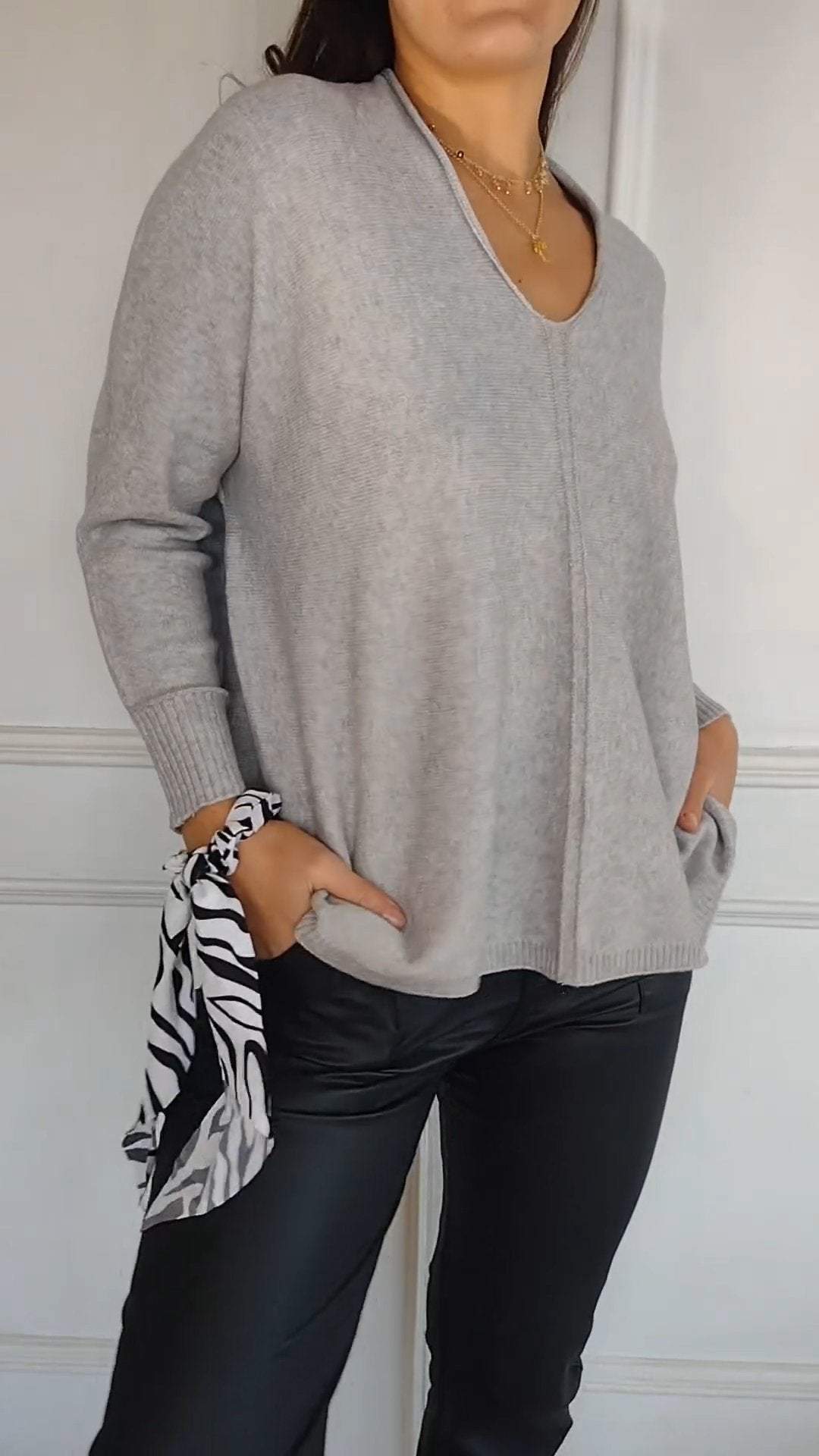 Casual V-neck Knitted Long-sleeved Top