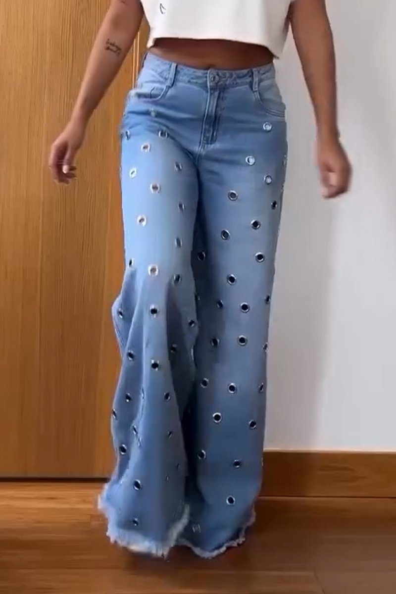 Women's Fashion Metal Circle Decorated Jeans