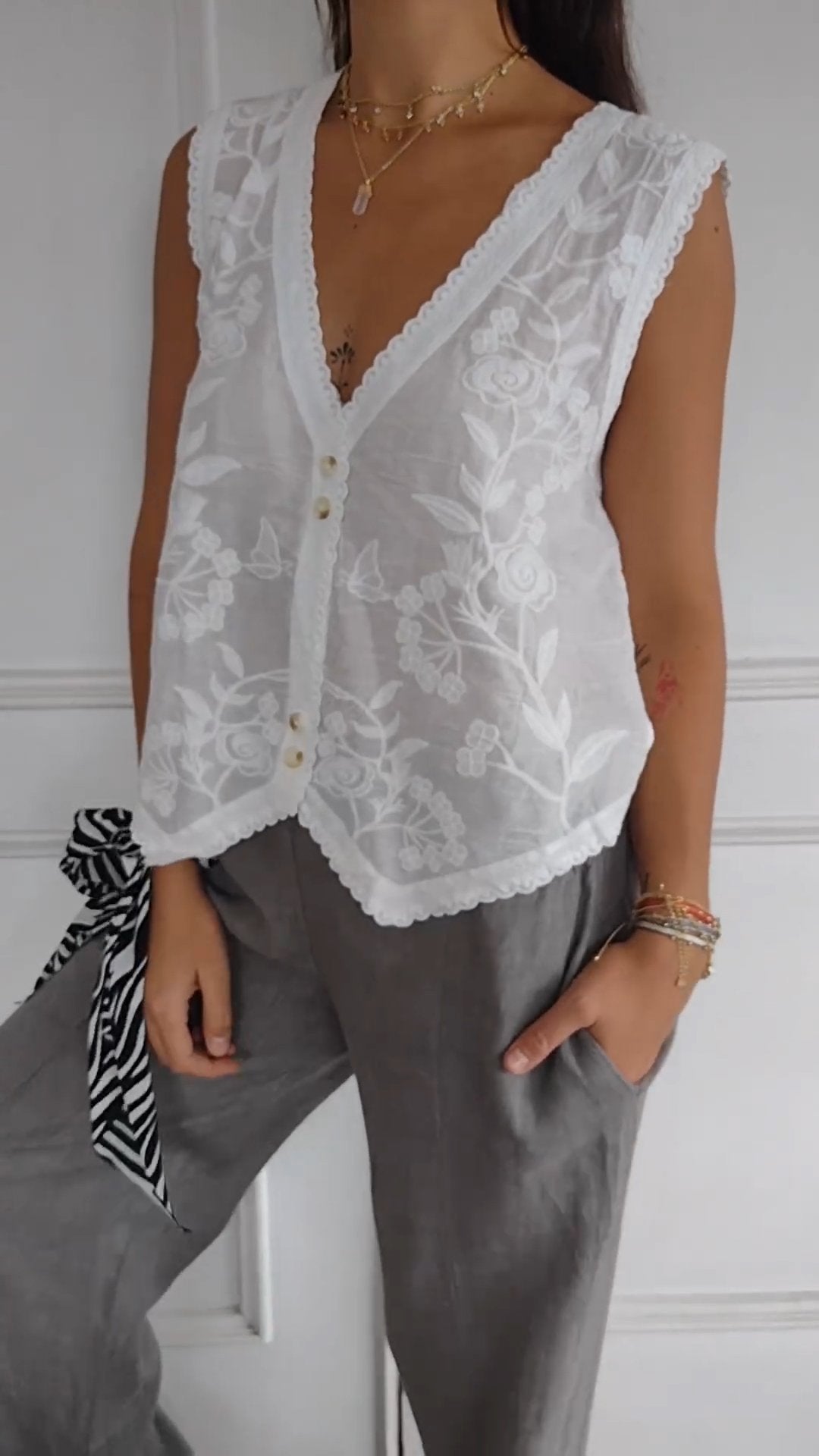 V-neck Button-down Cardigan Vest