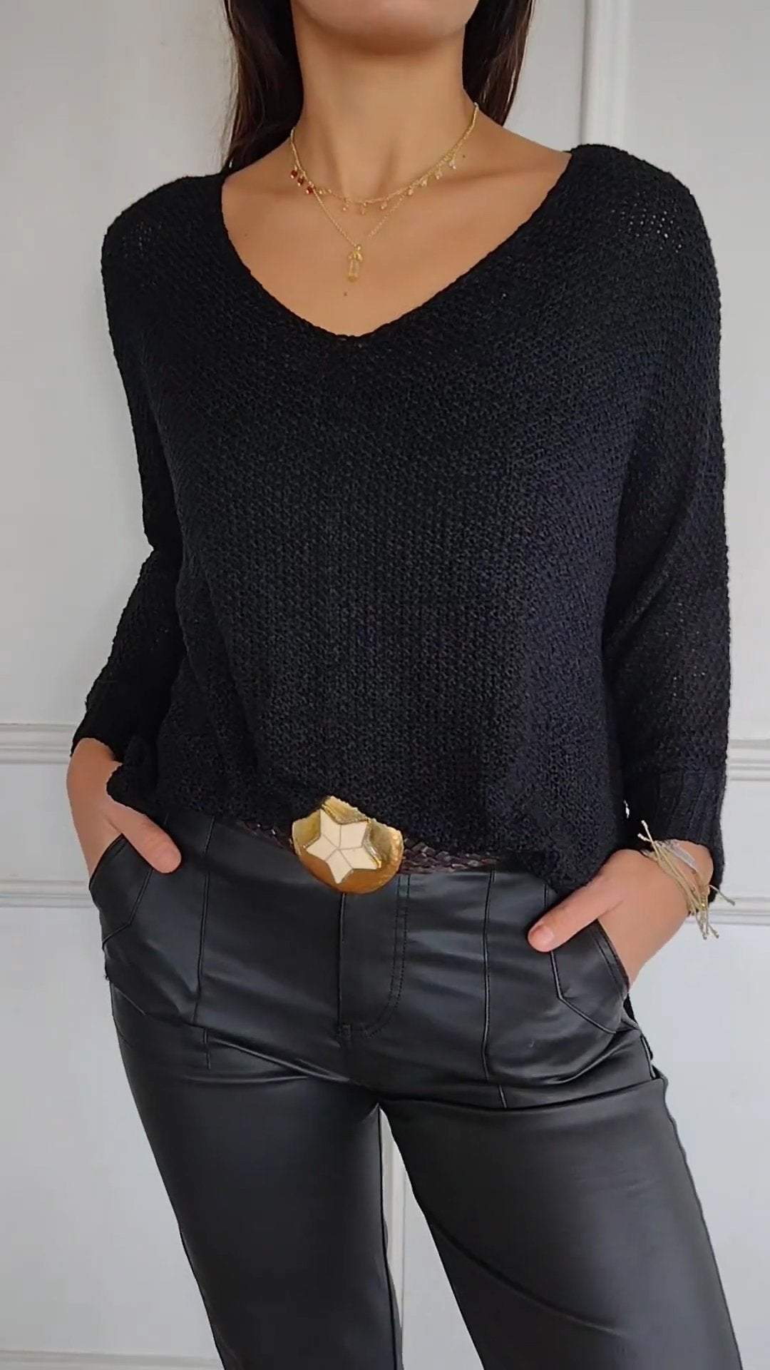 Women's V-neck Long-sleeved Knitted Top